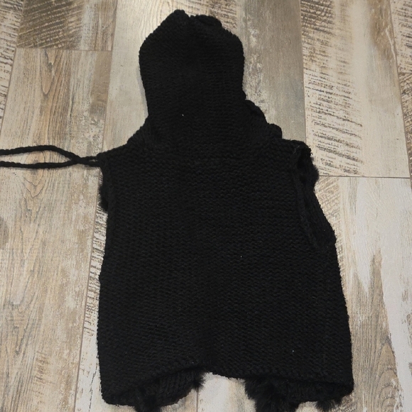 Chic Black Rabbit Fur Hooded Vest - Picture 10 of 12